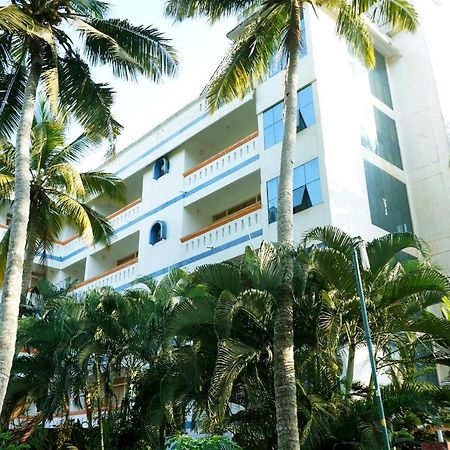 Ocean Bay Ayurvedic Beach Resort Kovalam Buitenkant foto