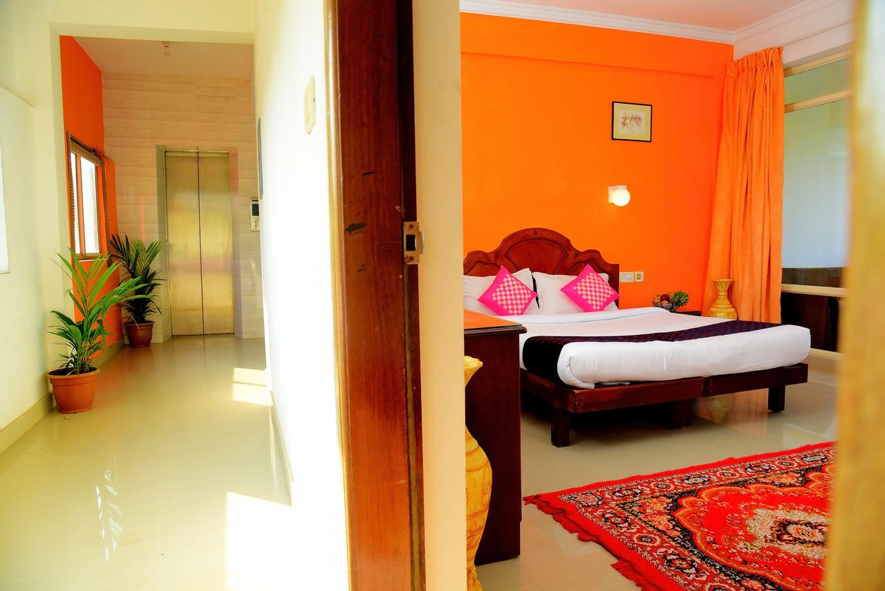 Ocean Bay Ayurvedic Beach Resort Kovalam Buitenkant foto