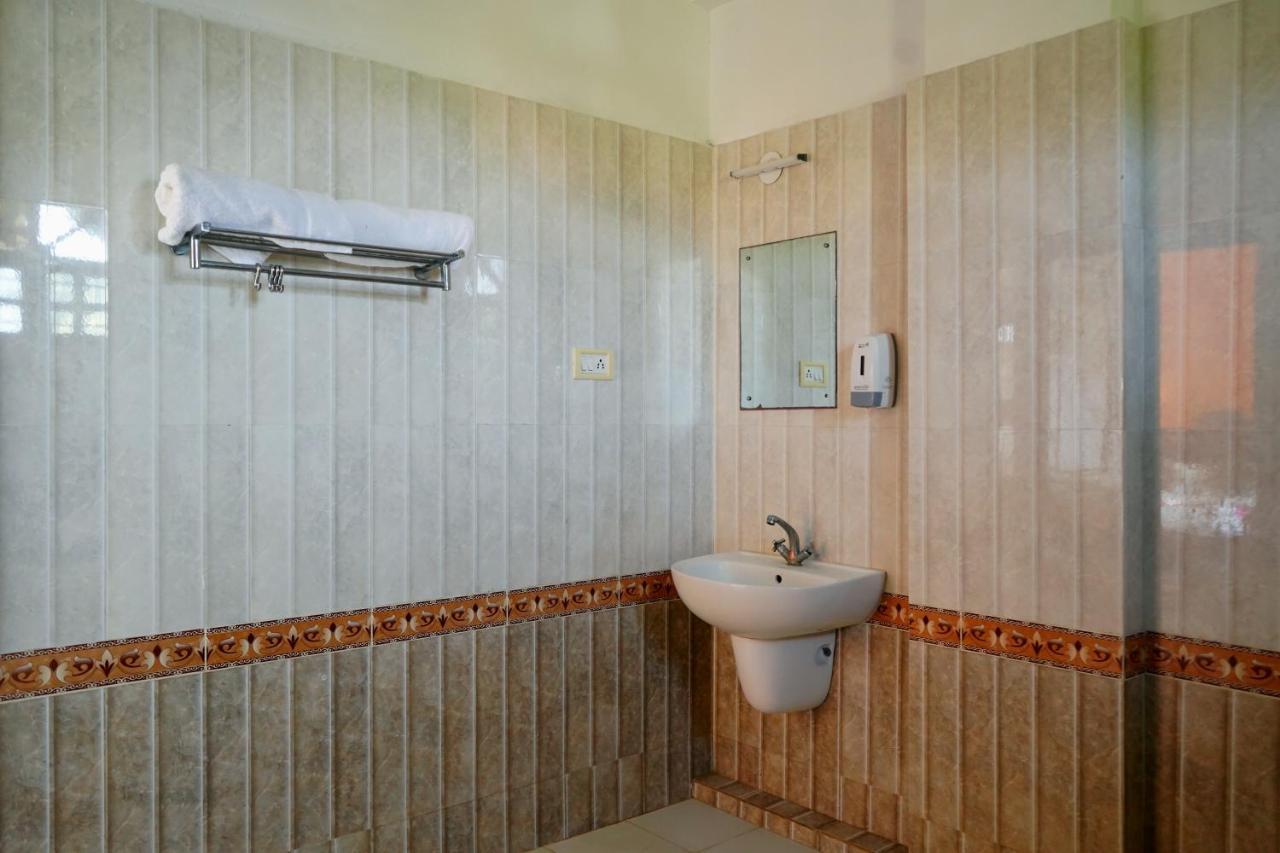 Ocean Bay Ayurvedic Beach Resort Kovalam Buitenkant foto